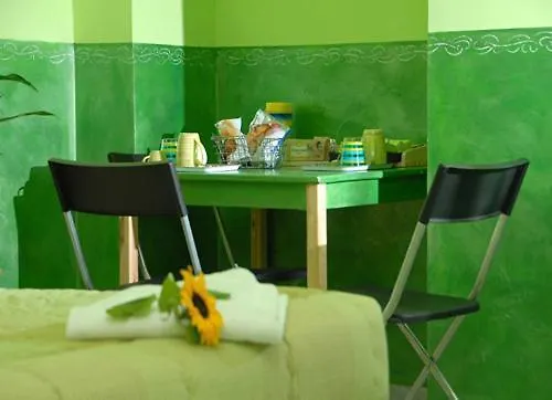 On The Rainbow Bed & Breakfast Rome